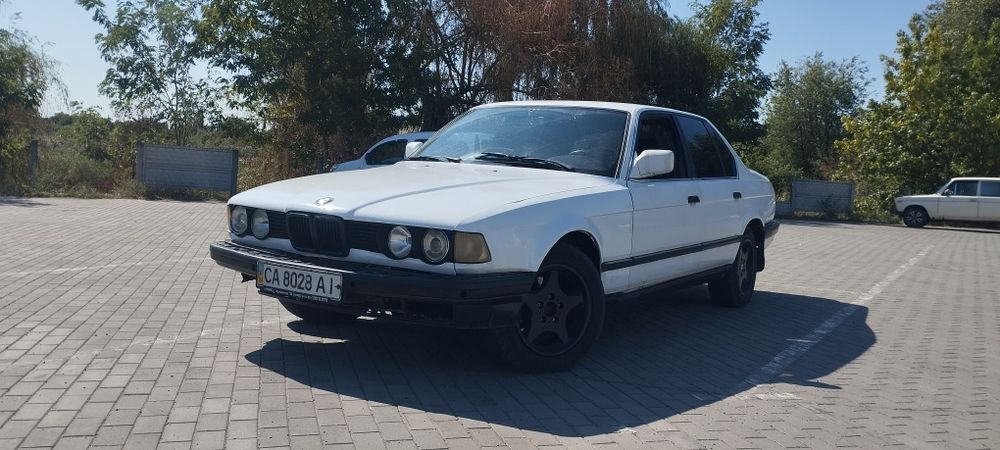 Продам BMW E32 730I