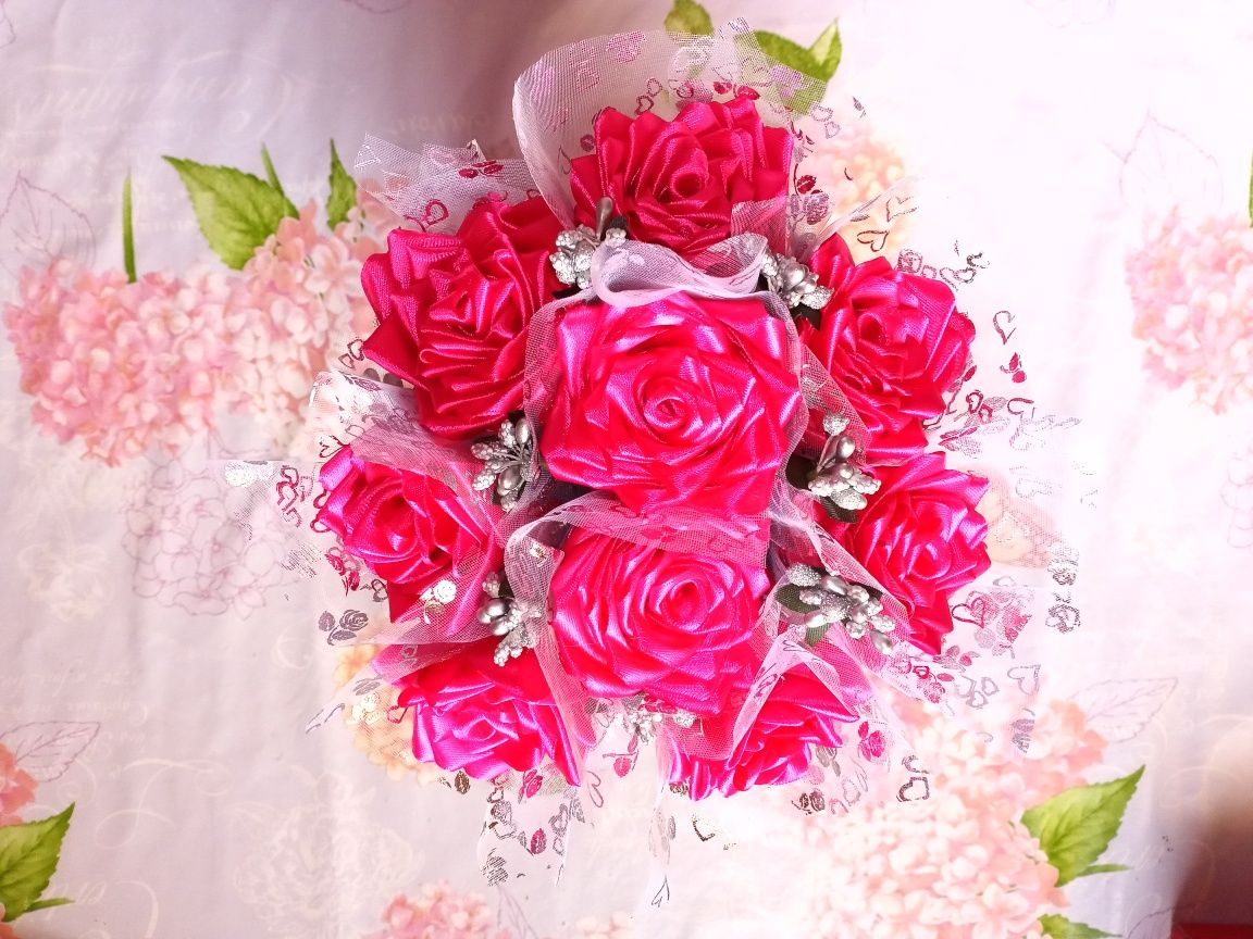 Pudełko z kwiatami róże komunia dzień matki ślub urodziny