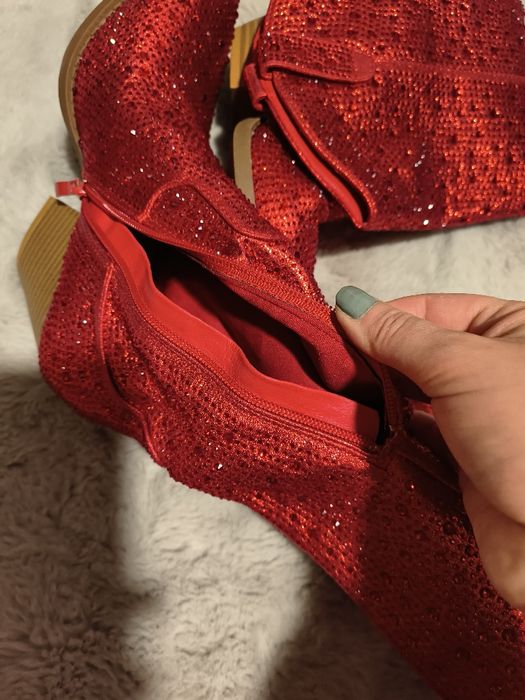 Botas Novas, de senhora estilo cowboy com brilhos