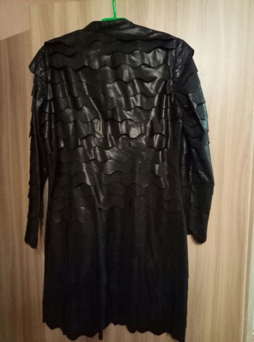 Верхняя женская одежда - плащ, пуховик, дубленка