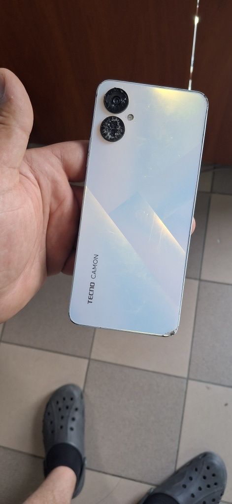 смартфон Tecno Camon 19 Neo.