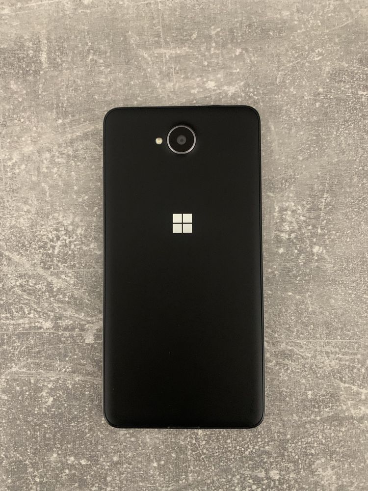 Телефон Microsoft lumia 650