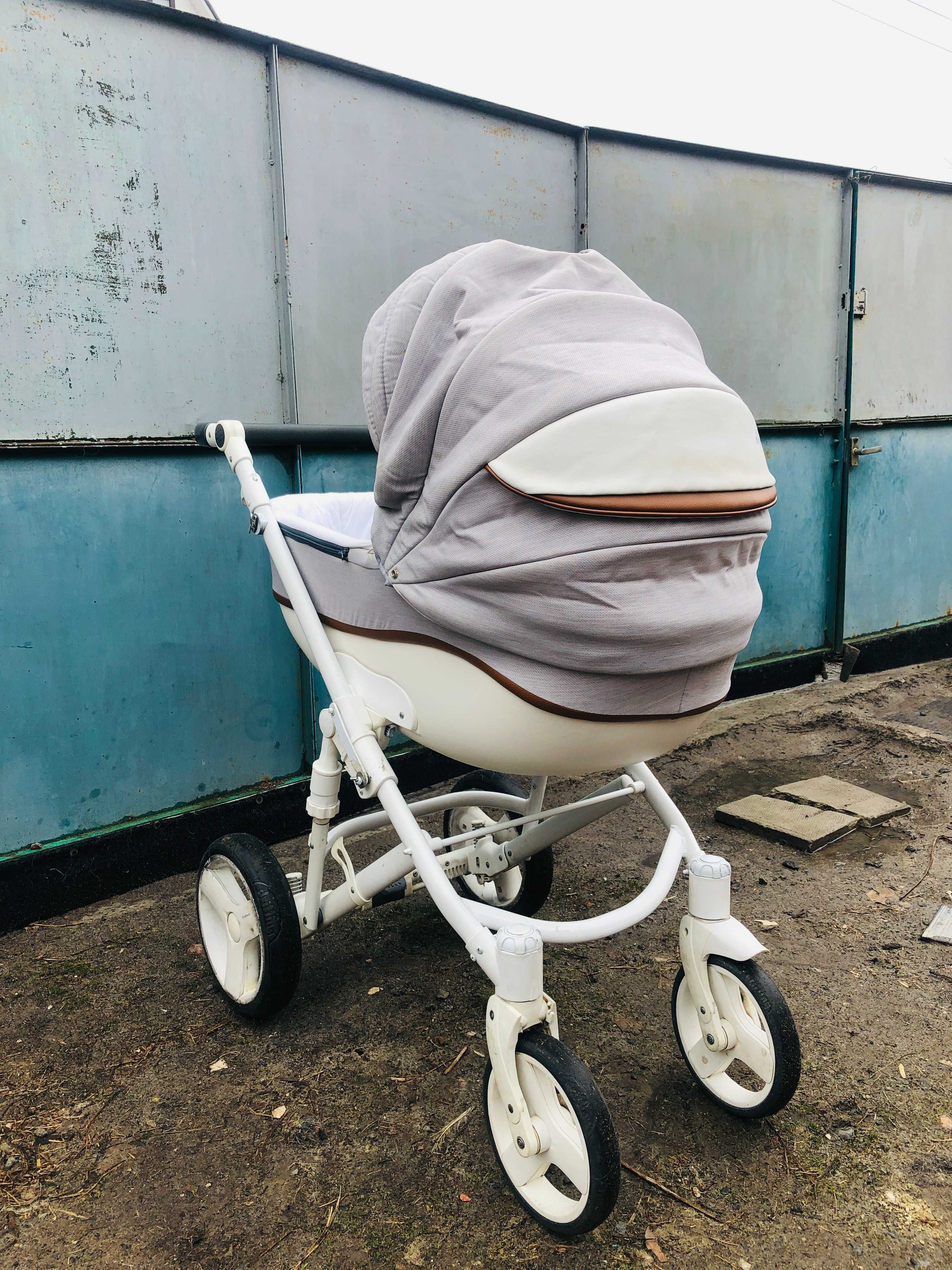Дитячий візок Bexa Ideal в гарному стані.