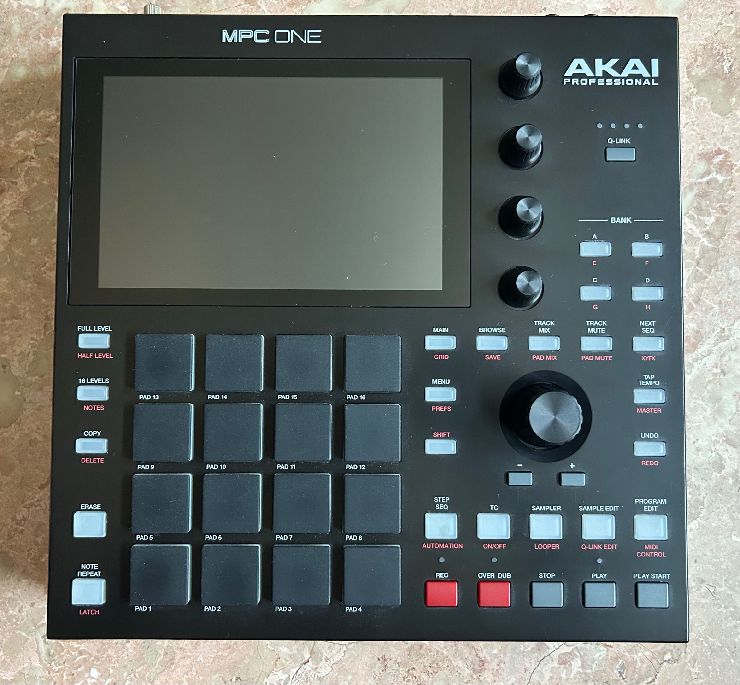 AKAI MPC One como novo