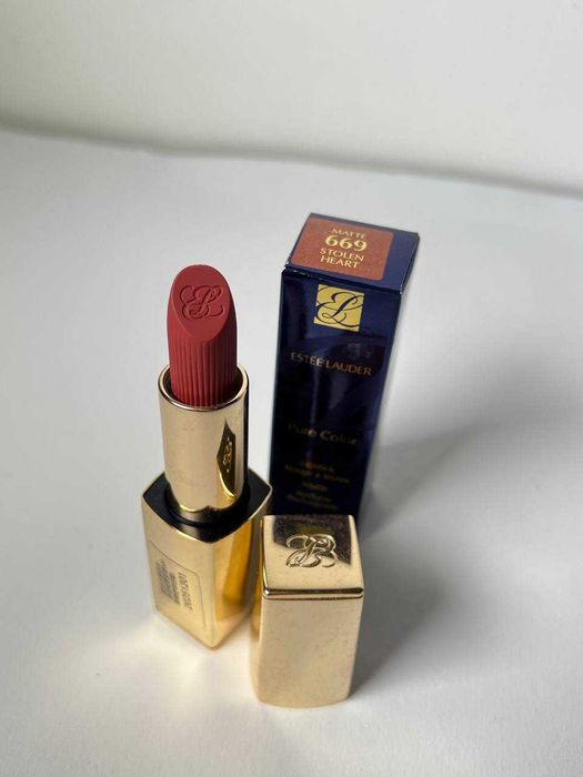 Губна помада Estee Lauder Pure Color