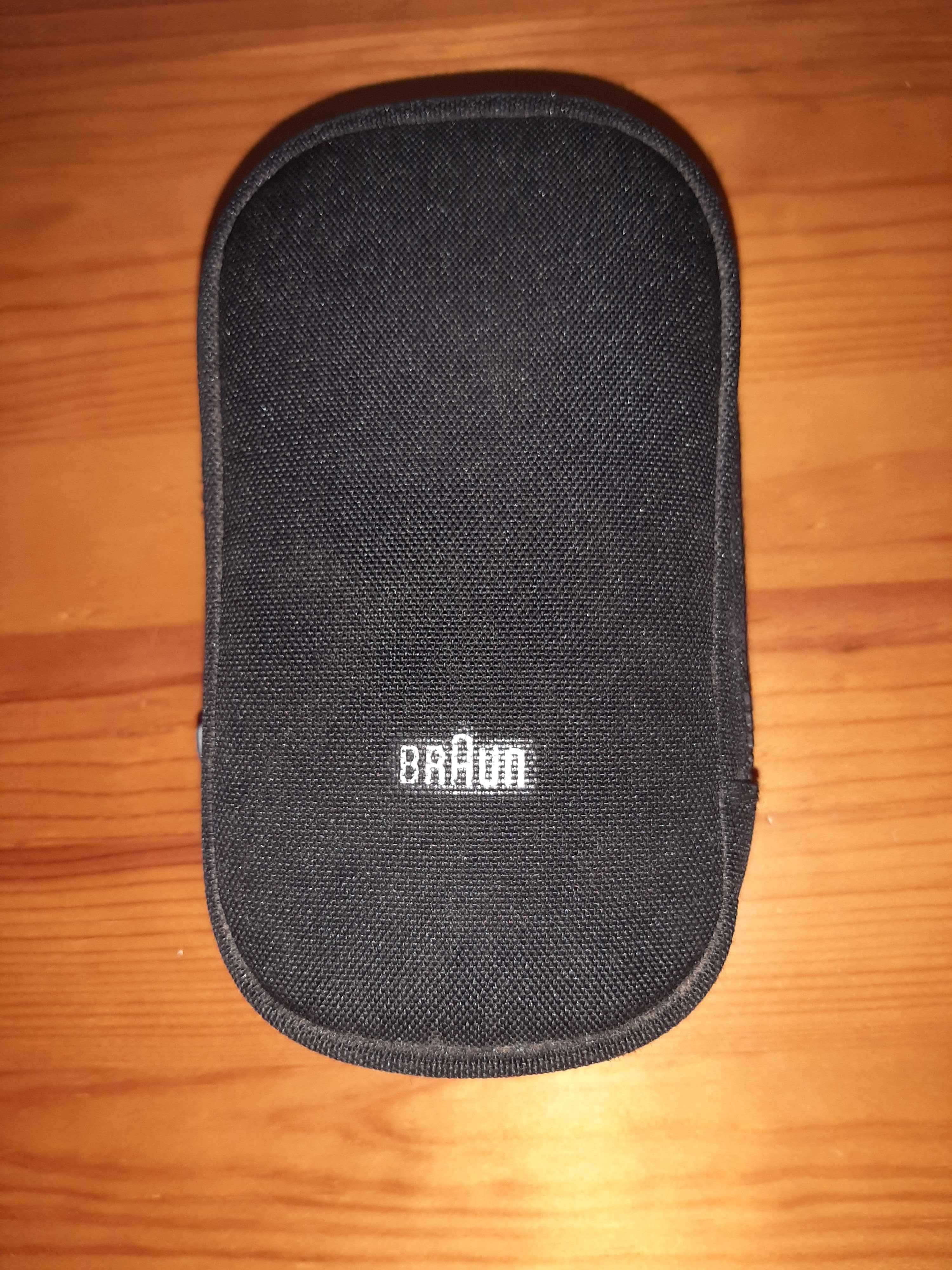 Máquina de barbear Braun com estojo