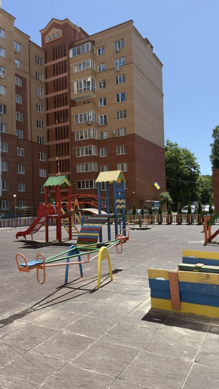 Продається сучасна квартира із ремонтом в цегляному будинку