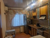 Трикімнатна квартира на Леваді.