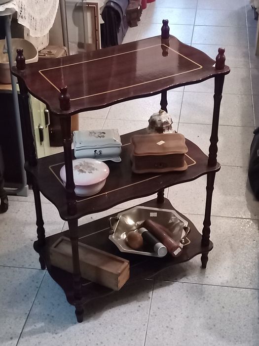 Mesa de apoio antiga ou móvel de apoio comprado em Macau