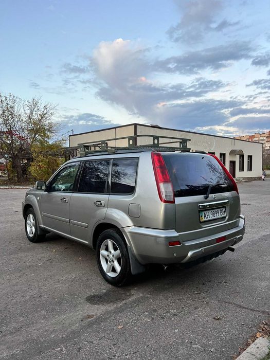 Nissan X-Trail 2003 2.0 Газ/Бенз Автомат