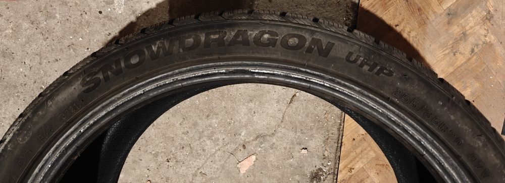 4 opony Imperial 255/35 R20 zimowe