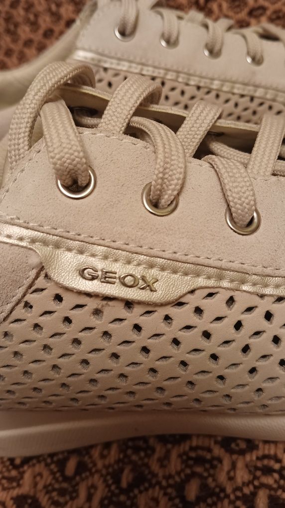 Sneakersy na koturnie GEOX