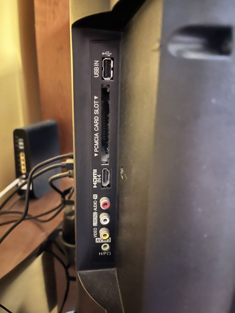 TV LG 37LH5000 com comando