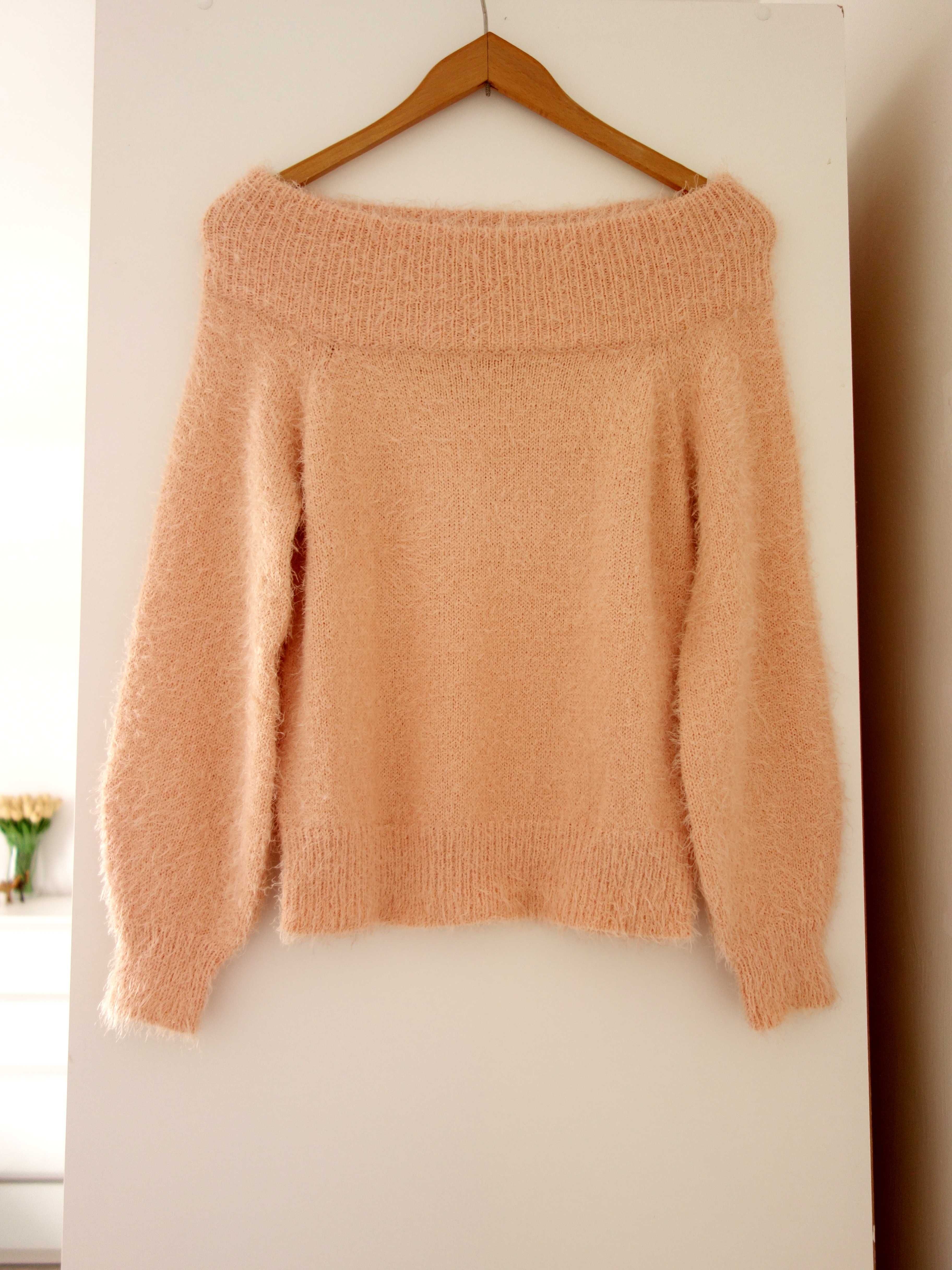 Sweter sweterek odkryte ramiona włochacz z odkrytymi ramionami XS 34