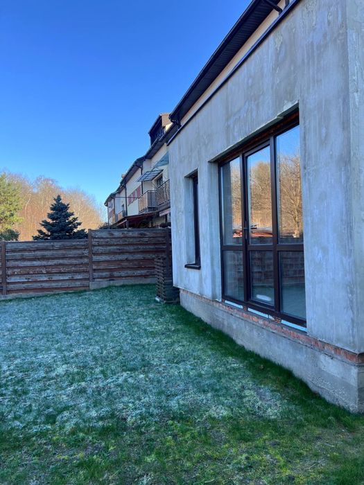 Продаж котеджу з власною ділянкою у с. Басівка