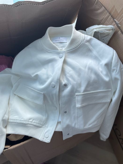 Kartony ubrań markowych zara, stradivarius Bershka