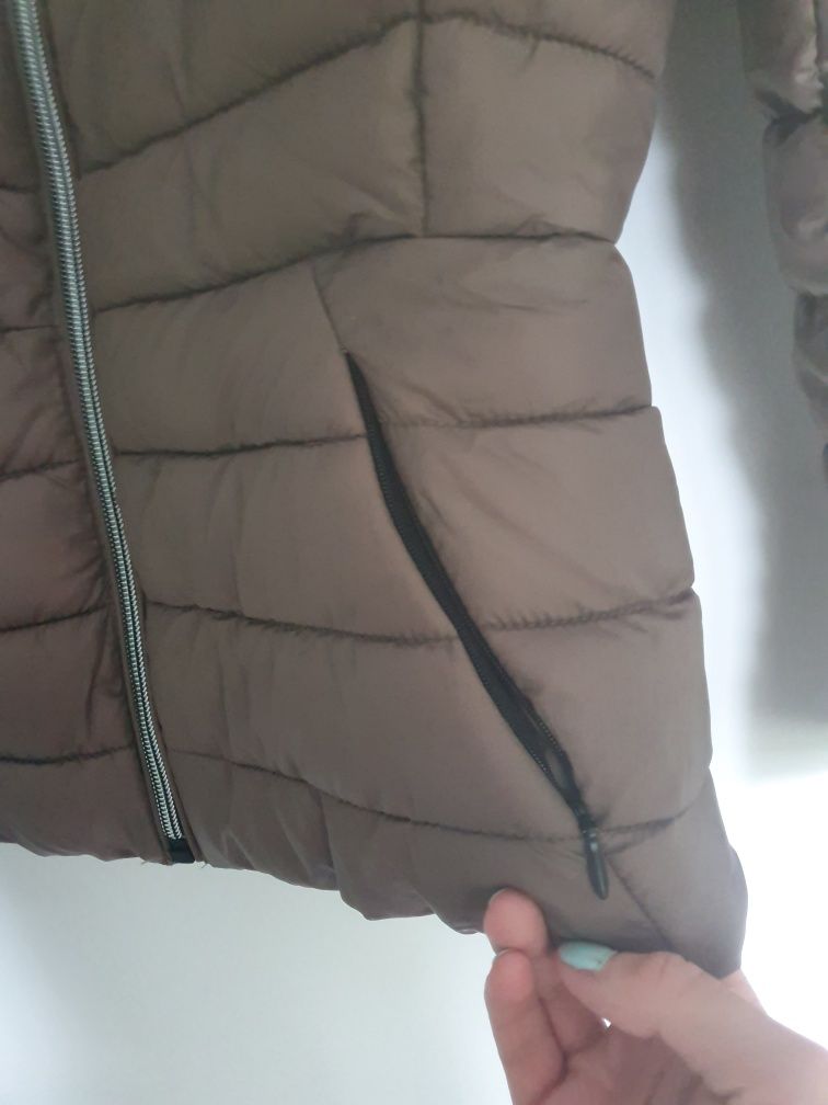 Lekka pikowana kurtka na wiosnę ZARA - rozmiar S