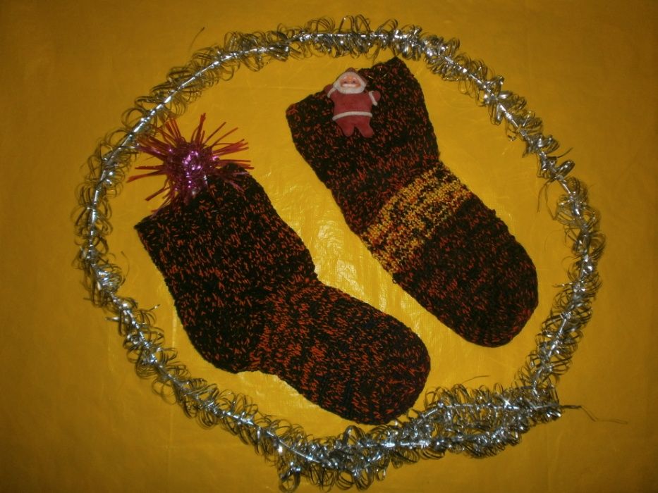 Новогодние вязаные носочки для подарков