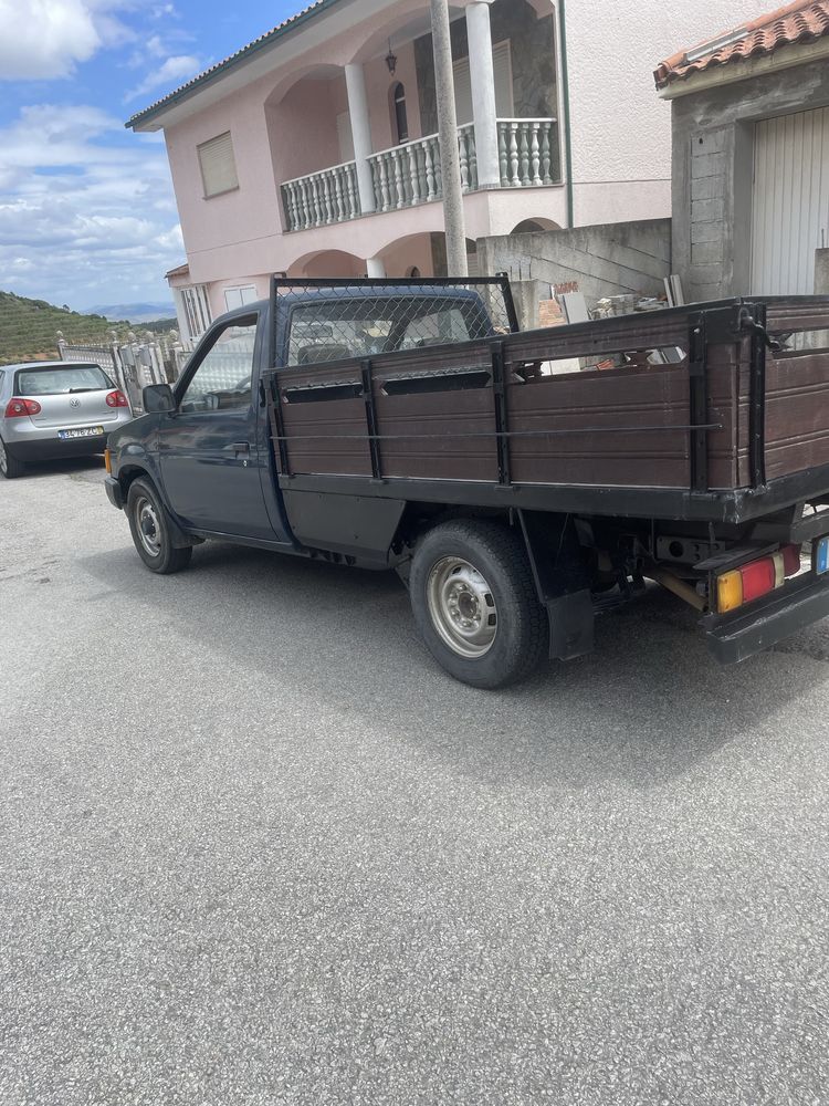 Para venda nissan d21 ano 1988 em muito bom estado