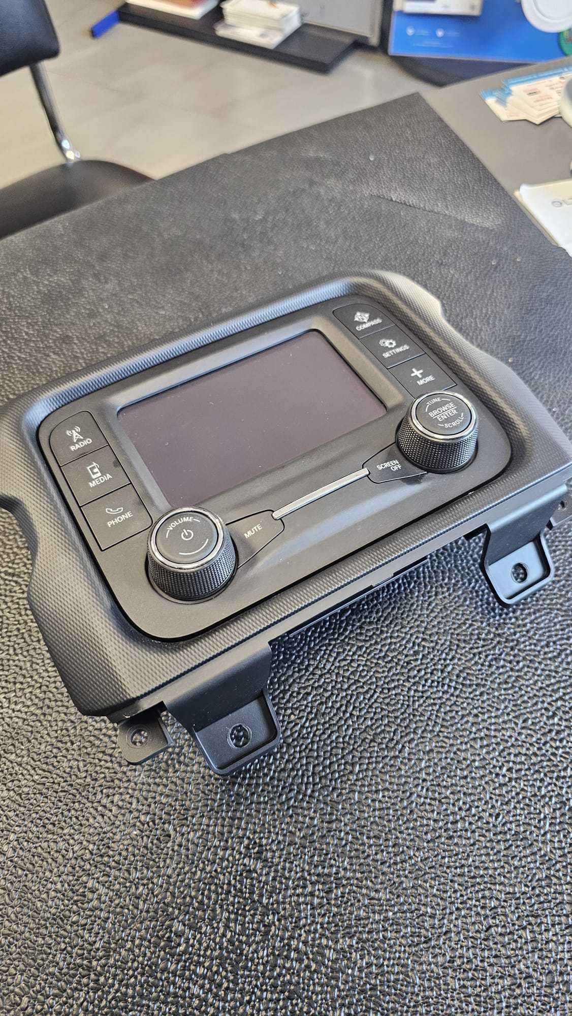 Jeep Wrangler JL RADIO 5" 2018 - 2022 5" OEM Bluetooth