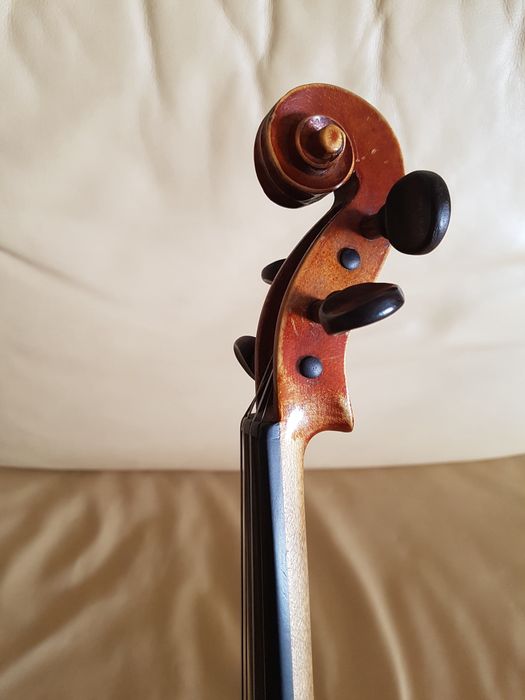 Violino antigo em ótimo estado