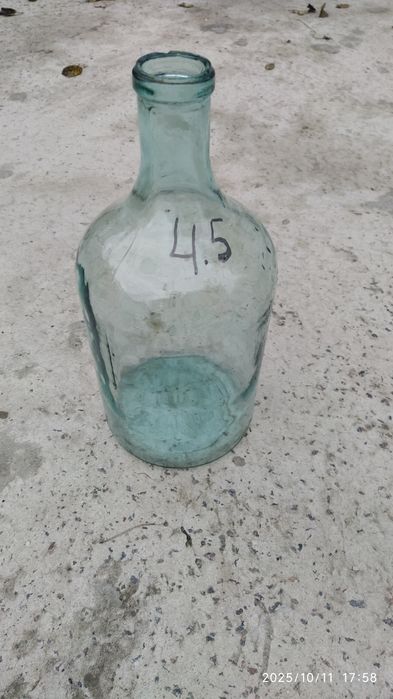 Бутли 4.5-литров в хорошем состоянии.