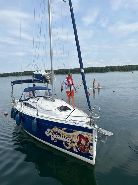 Łódź kabinowa Antila 26 cc