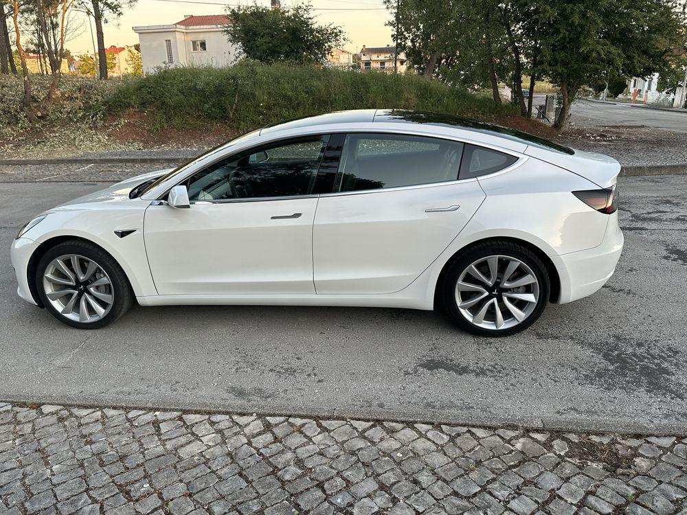 Tesla model 3 standard plus