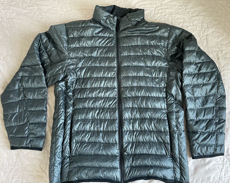 Легкий пуховик Uniqlo