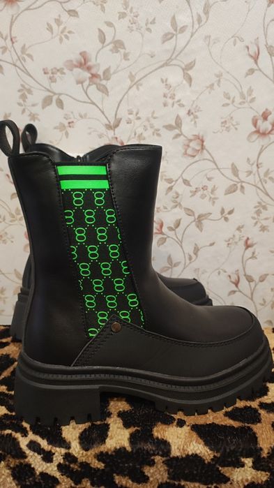 Черевики чоботи чорні салатові зимовіі для дівчинки