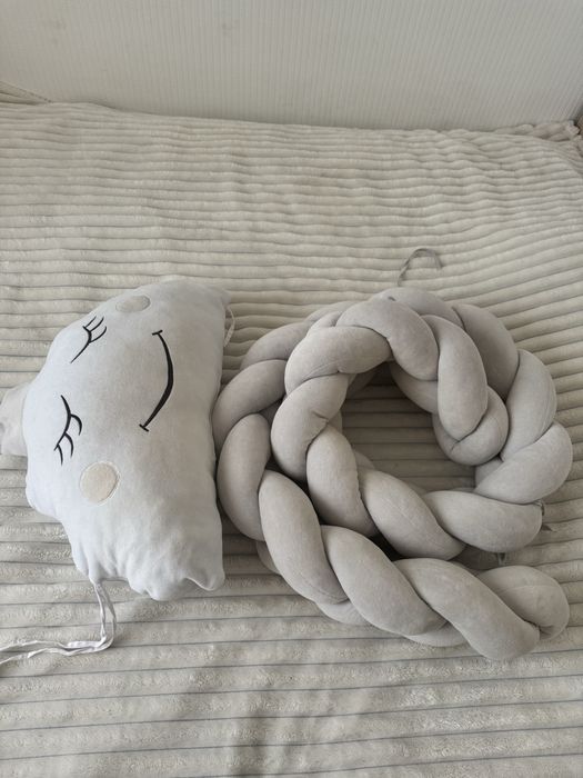 Коса бортик у ліжечко люльку  + Подушка хмаринка