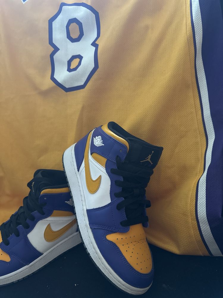 Komplet  buty Nike Jordan plus koszulka Lakers