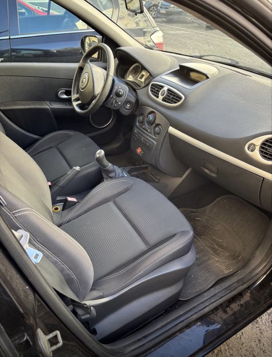 Renault Clio 1.5 DCI 5 portas preto