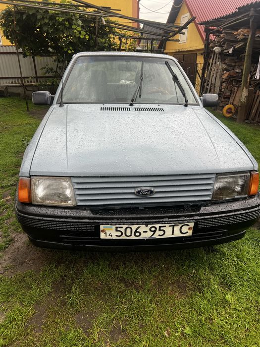 Продам автомобіль Ford escort 1984 року.