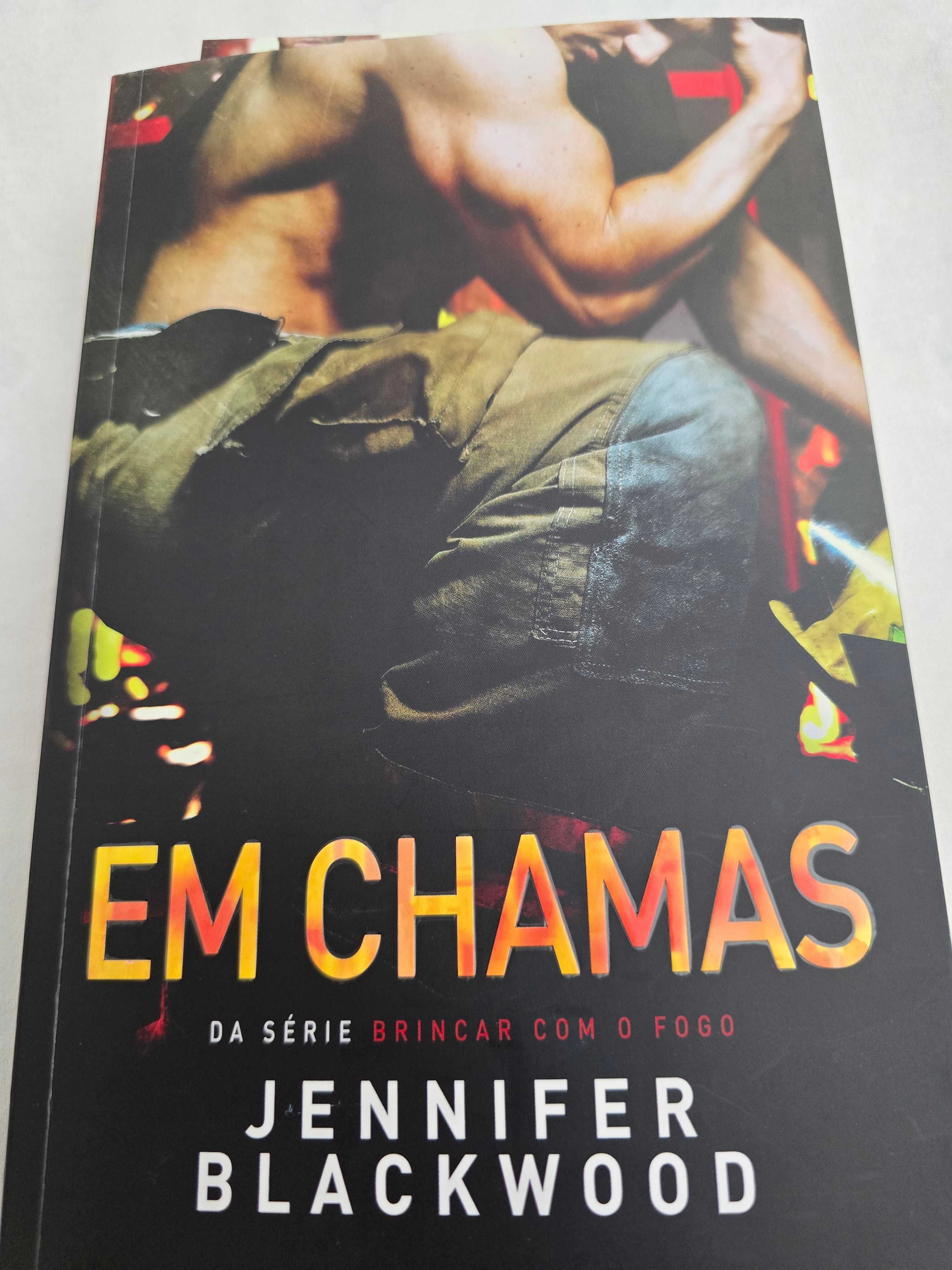 Livro de Jennifer Blackwood Em Chamas/Romance