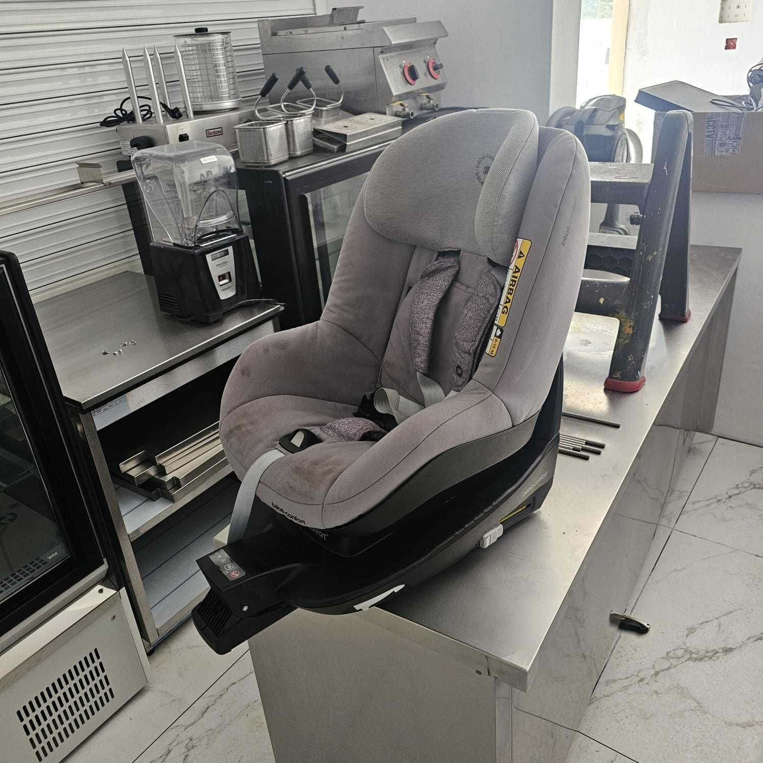 Cadeirinha de Bebé c/ Isofix