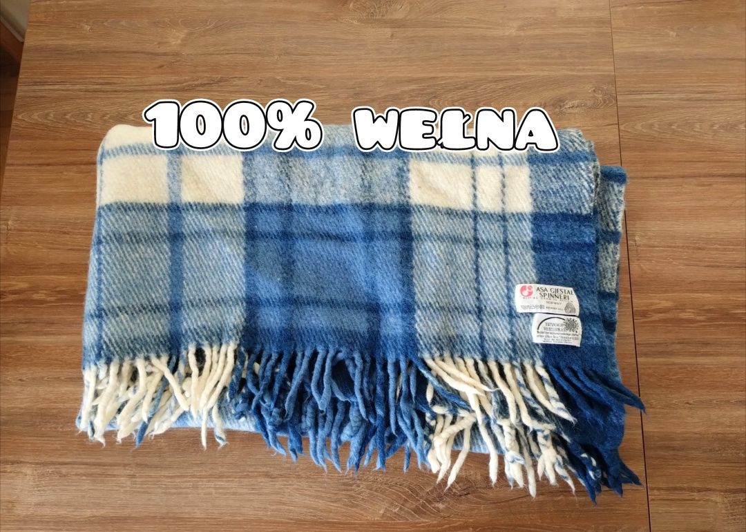 Ciepły gruby koc wełniany w kratkę granatowy biały wełna renny ull