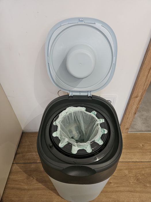 Kosz na pieluchy TOMMEE TIPPEE Twist Click + 1 wkład