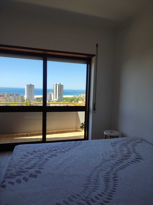 Arrenda-se quartos individuais em Buarcos. Excelentes vistas.