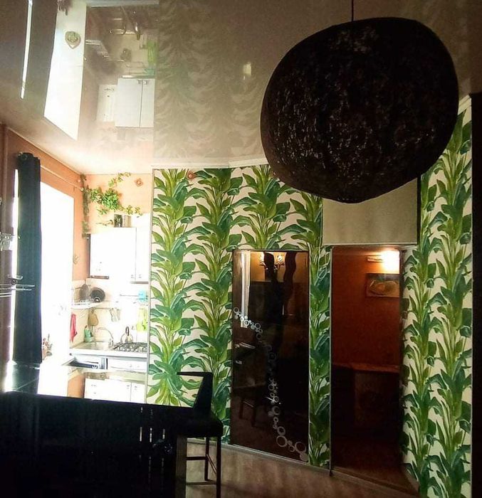 Подiл. метро Контрактова площа  8 хв. пішки. вул.Введенська 6