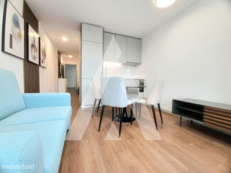 Apartamento T0 encontra se mobilado e equipado no centro de Aveiro