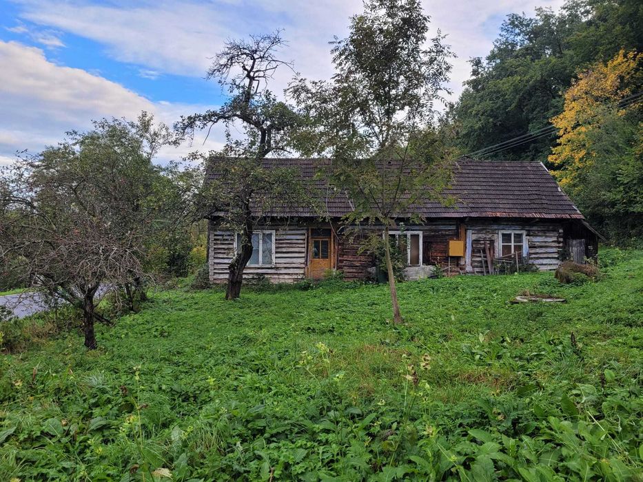 Sprzedam dom drewniany do remontu