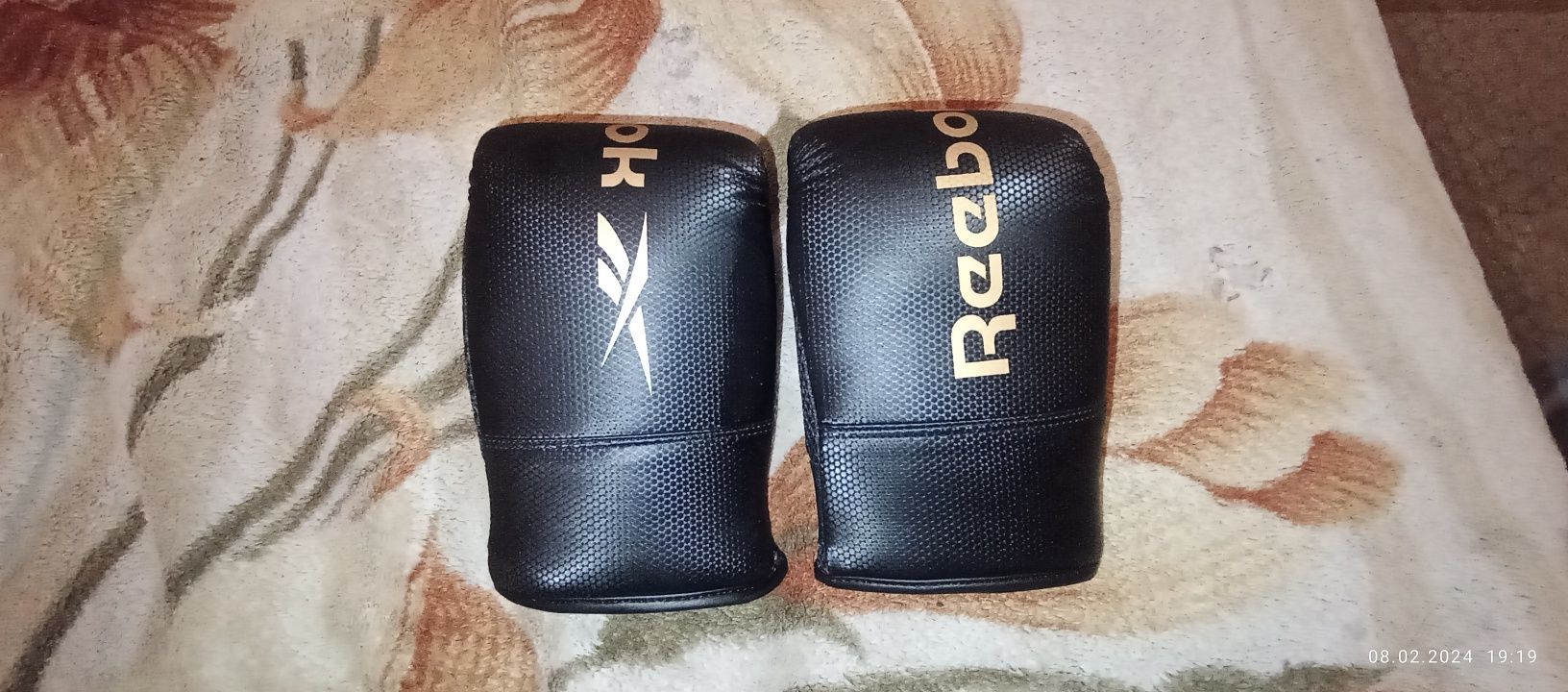 Тренировочные боксерские перчатки Reebok