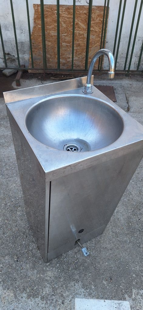 Pia com pedal- inox
