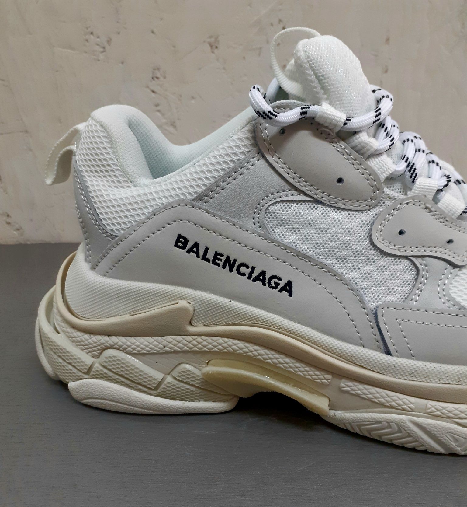 Balenciaga Triplc S кроссовки  белые р 40 - 41