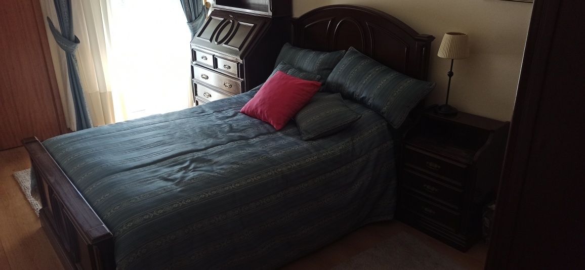 Conjunto Cama 125cm + Escrivaninha + Roupeiro