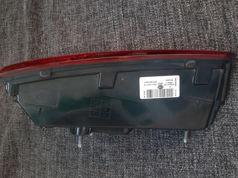 фонари задние, стопы, (бегующая строка) на Audi a4 b9 оригинал