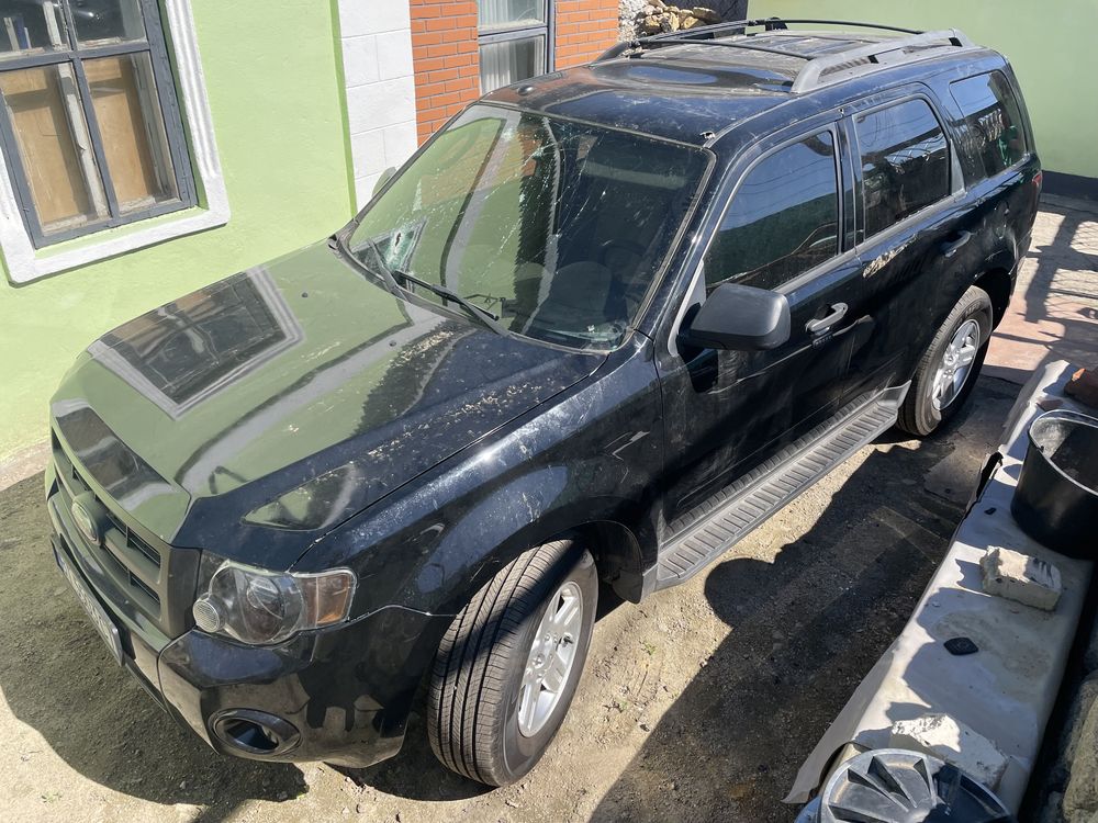 Разбираю Ford Escape MK2 (Mercury) hybrid 4X4 2011 года