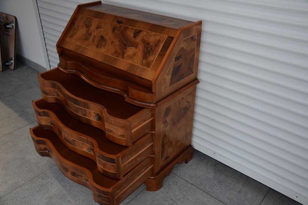 sekretarzyk z drewna orzechowego - jak nowy