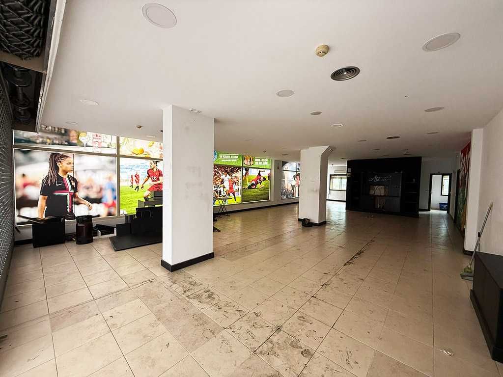 Estabelecimento Comercial com 126m2 - Centro S. Pedro da Cova